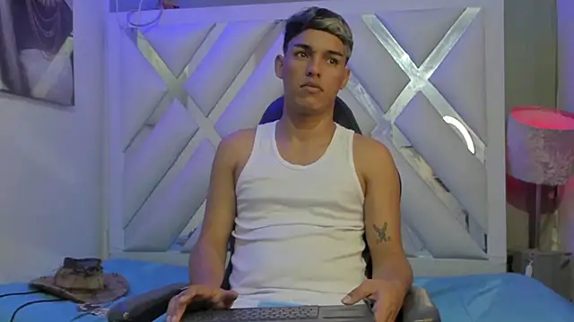 Snapshot of ryan_carter08 chatting on 01-15-25, 01:20 ryan carter08 online show from 01-15-25, 01:20