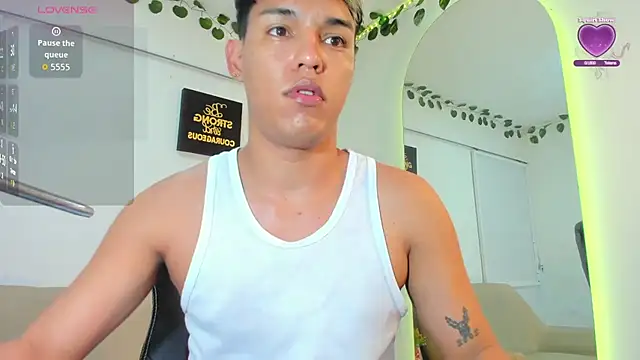 Snapshot of ryan_carter08 chatting on 09-10-25, 03:06 ryan carter08 online show from 09-10-25, 03:06