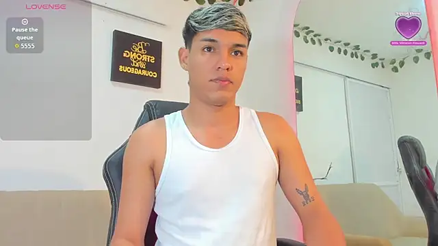 Snapshot of ryan_carter08 chatting on 09-12-25, 02:33 ryan carter08 online show from 09-12-25, 02:33