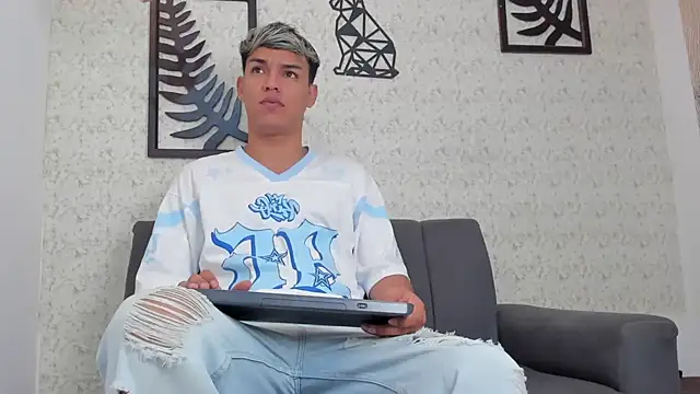 Snapshot of ryan_carter08 chatting on 09-16-25, 01:56 ryan carter08 online show from 09-16-25, 01:56