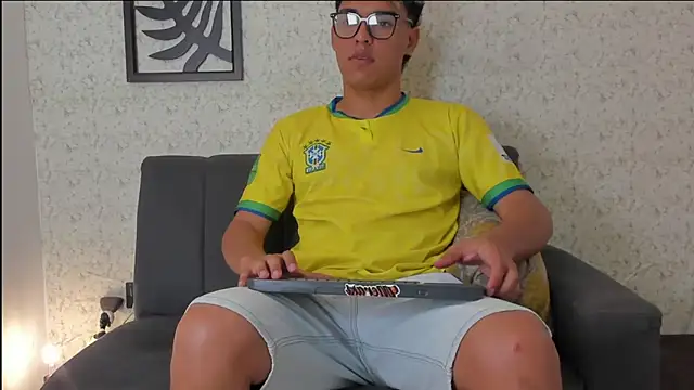 Snapshot of ryan_carter08 chatting on 09-26-25, 03:32 ryan carter08 online show from 09-26-25, 03:32