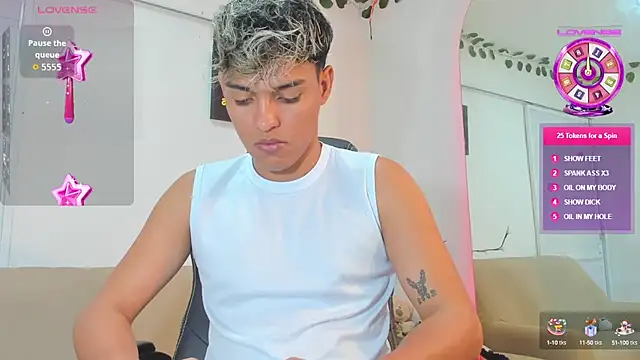 Snapshot of ryan_carter08 chatting on 10-10-25, 01:26 ryan carter08 online show from 10-10-25, 01:26