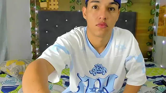 Snapshot of ryan_carter08 chatting on 10-11-25, 01:09 ryan carter08 online show from 10-11-25, 01:09