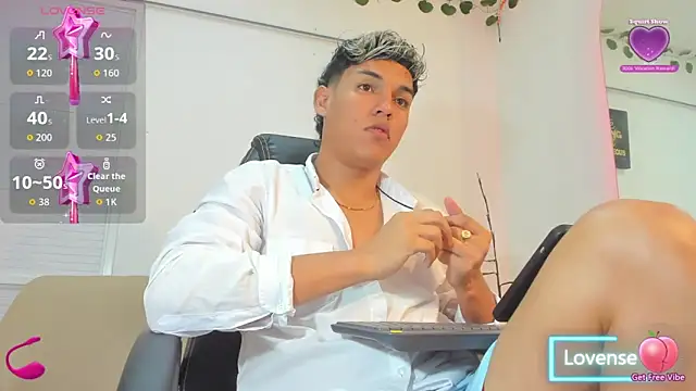 Snapshot of ryan_carter08 chatting on 11-01-25, 02:13 ryan carter08 online show from 11-01-25, 02:13