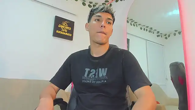 Snapshot of ryan_carter08 chatting on 11-05-25, 02:55 ryan carter08 online show from 11-05-25, 02:55