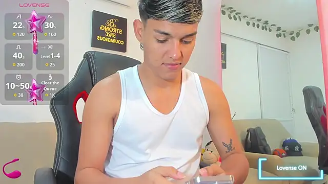 Snapshot of ryan_carter08 chatting on 11-15-25, 03:04 ryan carter08 online show from 11-15-25, 03:04