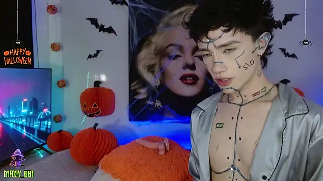 maxiy 001 online show from 10-13-25, 01:27