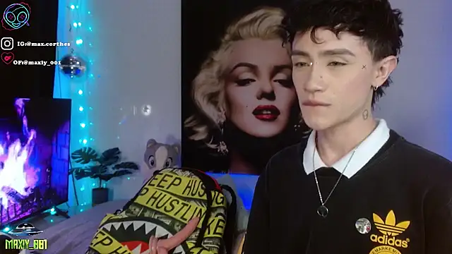 maxiy 001 online show from 01-16-26, 03:43