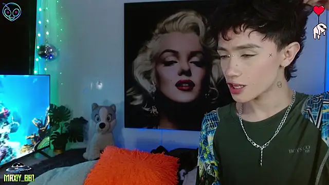 maxiy 001 online show from 05-24-26, 11:21