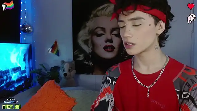 maxiy 001 online show from 06-20-26, 11:29