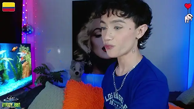 maxiy 001 online show from 07-27-26, 03:13
