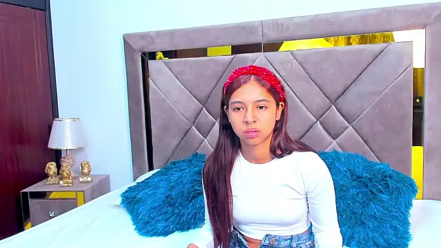 Snapshot of Criss_Ariana chatting on 03-14-25, 06:29 Criss Ariana online show from 03-14-25, 06:29