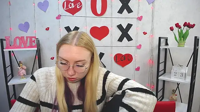 Snapshot of BeatriceFly chatting on 01-23-25, 07:11 BeatriceFly online show from 01-23-25, 07:11