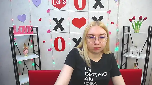 Snapshot of BeatriceFly chatting on 03-15-25, 06:47 BeatriceFly online show from 03-15-25, 06:47