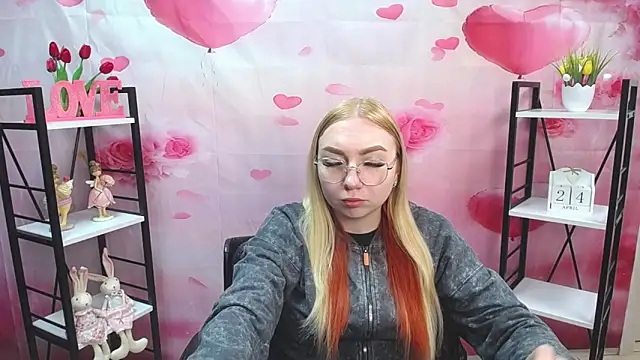 BeatriceFly online show from 04-25-26, 11:46