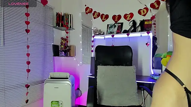 YUKIODAVIS online show from 02-21-25, 12:27