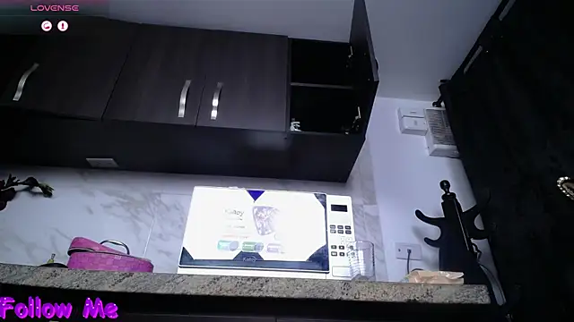 iniyalaboni online show from 12-18-25, 10:05