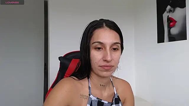 Snapshot of tammyandrade_ chatting on 02-25-25, 02:00 tammyandrade online show from 02-25-25, 02:00