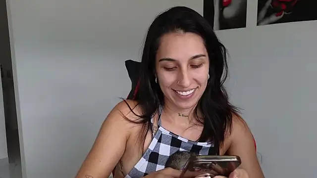 Snapshot of tammyandrade_ chatting on 02-25-25, 09:35 tammyandrade online show from 02-25-25, 09:35