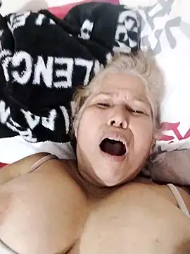 girl amada online show from 11-08-25, 02:45