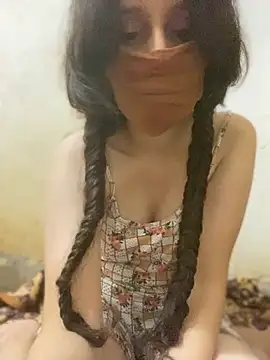 Snapshot of Chahrazad66 chatting on 10-12-25, 12:53 Chahrazad66 online show from 10-12-25, 12:53