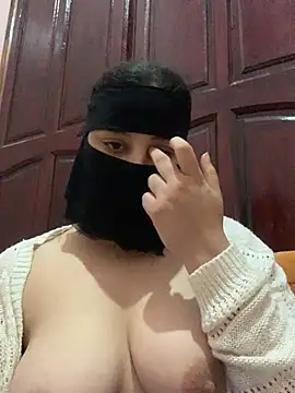 Snapshot of Miss-Soka chatting on 12-10-24, 05:17 Miss-Soka online show from 12-10-24, 05:17