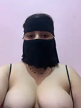 Snapshot of Miss-Soka chatting on 12-12-24, 01:28 Miss-Soka online show from 12-12-24, 01:28