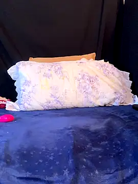 Snapshot of Veyolla_Beau chatting on 10-20-25, 08:09 Veyolla Beau online show from 10-20-25, 08:09