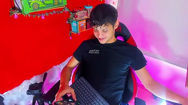 LilOwen  online show from 09-13-25, 07:13