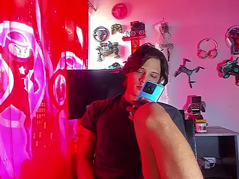 Snapshot of LilOwen_ chatting on 06-14-26, 05:37 LilOwen online show from 06-14-26, 05:37