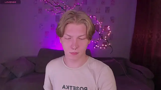 TheMikeSever online show from 06-25-26, 01:38