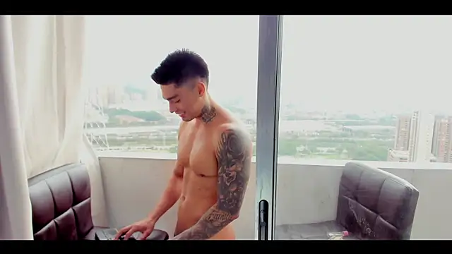 Snapshot of Dominiofit chatting on 02-19-25, 02:44 Dominiofit online show from 02-19-25, 02:44