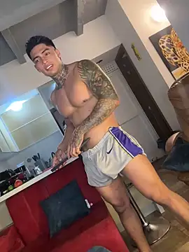 Snapshot of Dominiofit chatting on 10-13-25, 04:45 Dominiofit online show from 10-13-25, 04:45