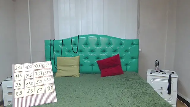 IsabelBlackberry online show from 02-10-25, 12:08