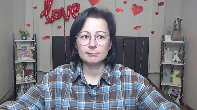 Snapshot of MarieSho chatting on 04-28-26, 06:07 MarieSho online show from 04-28-26, 06:07