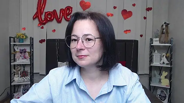 Snapshot of MarieSho chatting on 05-28-26, 05:38 MarieSho online show from 05-28-26, 05:38
