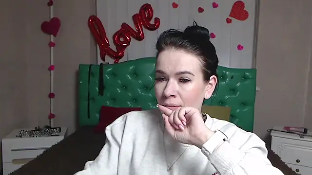 JasmineKouch online show from 02-11-26, 06:18