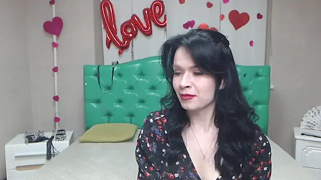 JasmineKouch online show from 04-19-26, 06:10