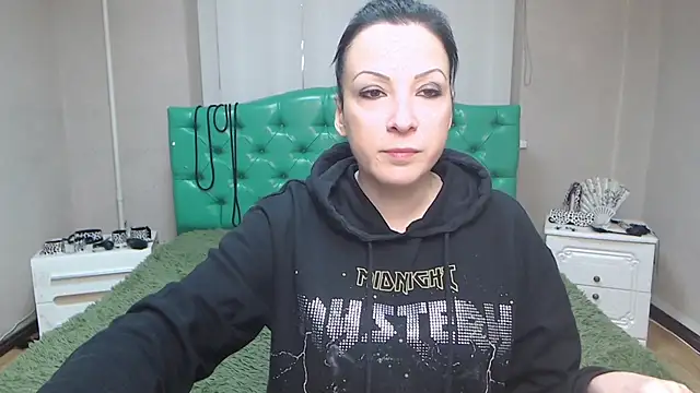 Snapshot of ElizabethSho chatting on 12-15-24, 06:26 ElizabethSho online show from 12-15-24, 06:26