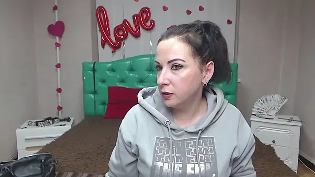 ElizabethSho online show from 02-28-26, 06:20