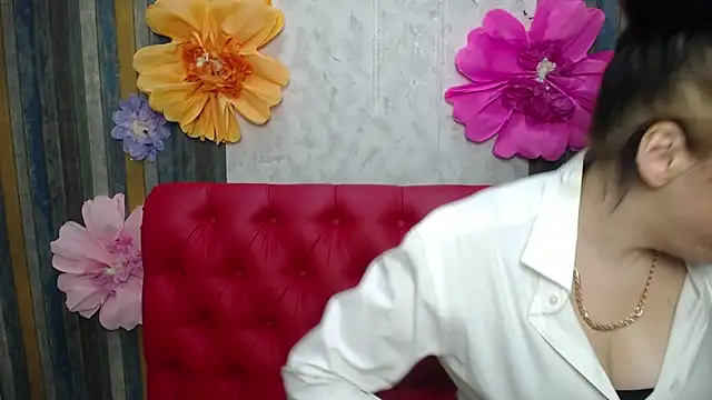 ElizabethSho online show from 04-01-26, 05:10