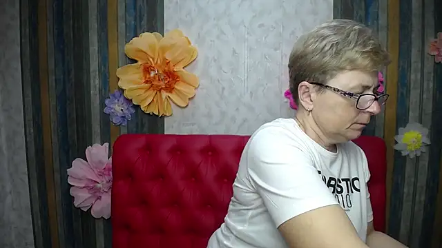 Snapshot of EmiliaGree chatting on 05-09-26, 04:56 EmiliaGree online show from 05-09-26, 04:56