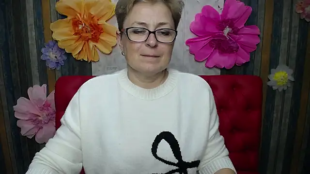 Snapshot of EmiliaGree chatting on 05-14-26, 05:09 EmiliaGree online show from 05-14-26, 05:09
