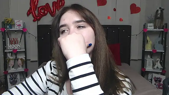 LauraHlot online show from 03-08-25, 04:06