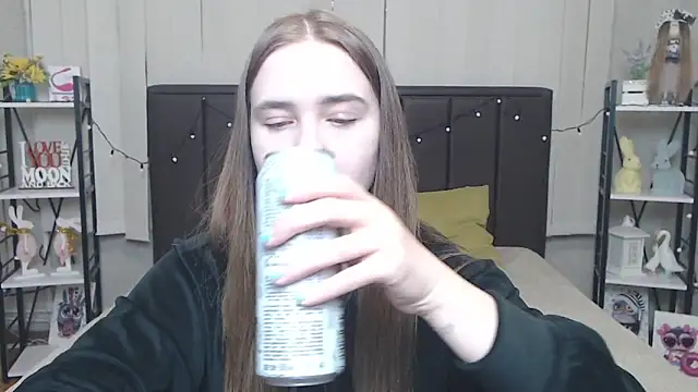 LauraHlot online show from 09-15-25, 05:46