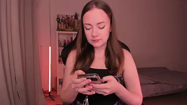 WalkingGirl online show from 02-04-25, 06:06