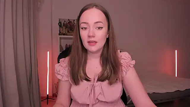 WalkingGirl online show from 02-05-25, 06:15