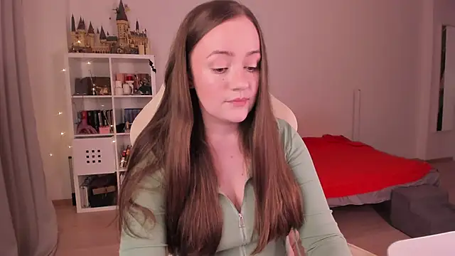 WalkingGirl online show from 09-25-25, 09:40