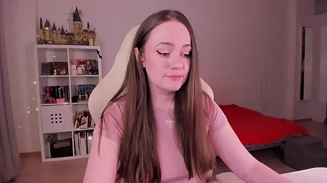 WalkingGirl online show from 09-28-25, 07:19