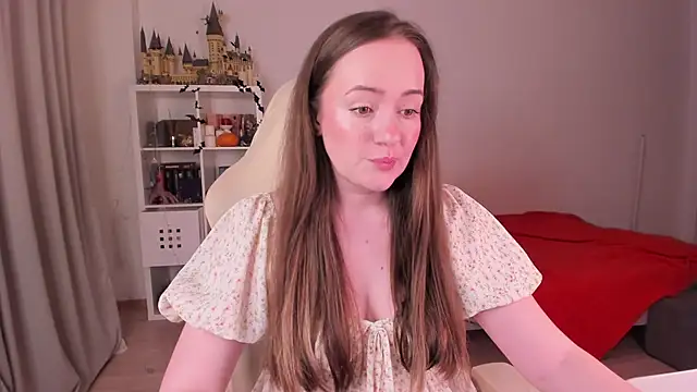 WalkingGirl online show from 11-04-25, 08:19